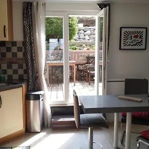 https://inas-house.hotels-rhonealpes.com